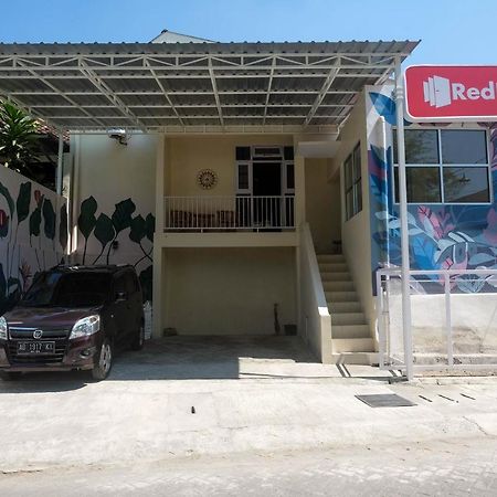 Reddoorz Syariah Near Universitas Mercu Buana Kampus 2 Yogyakarta Kejayan Exterior photo